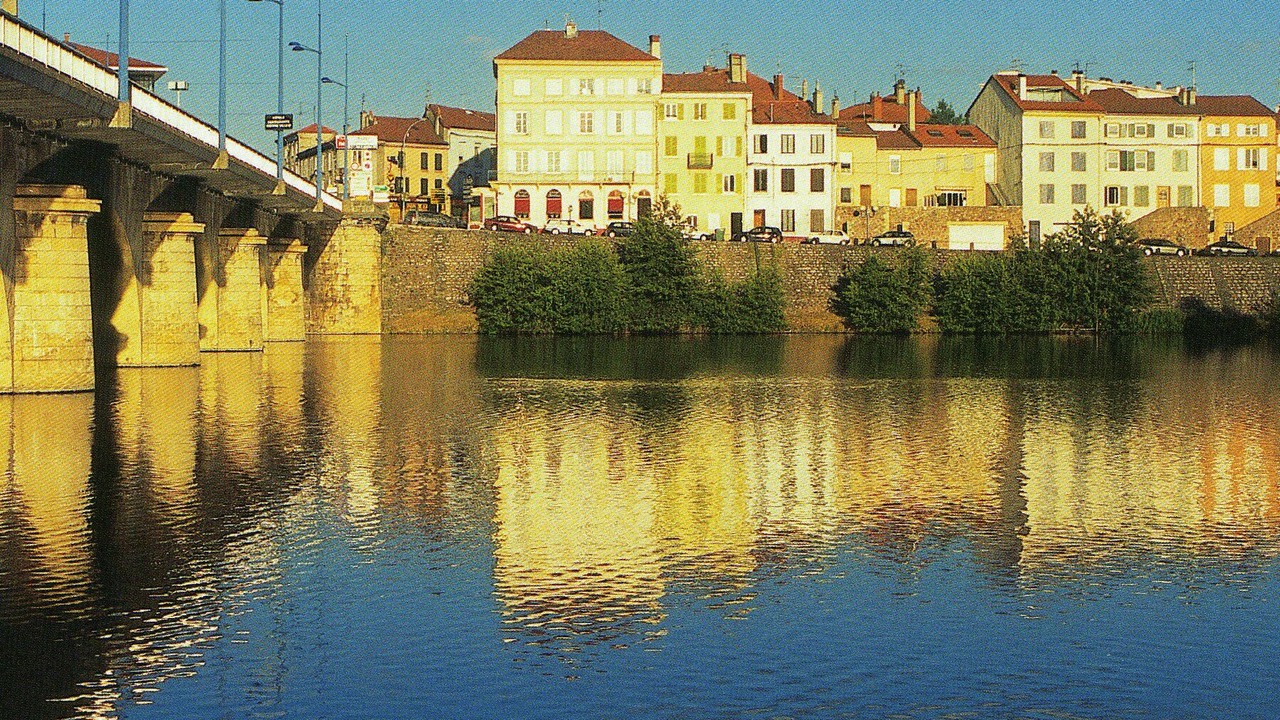 Photo of Outdoor in Perreux