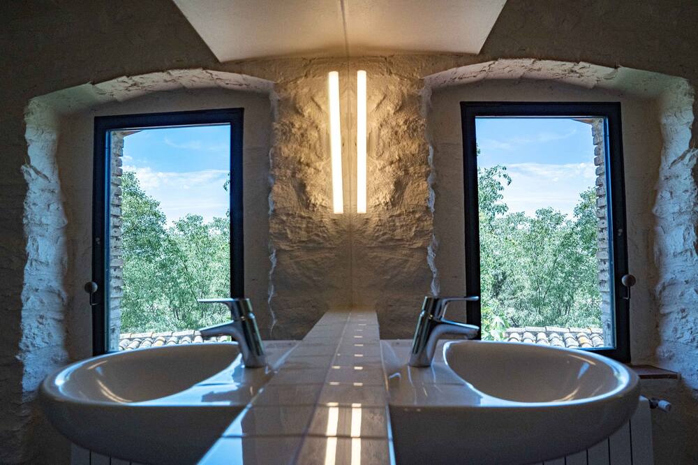 Photo of Bathroom in Corca