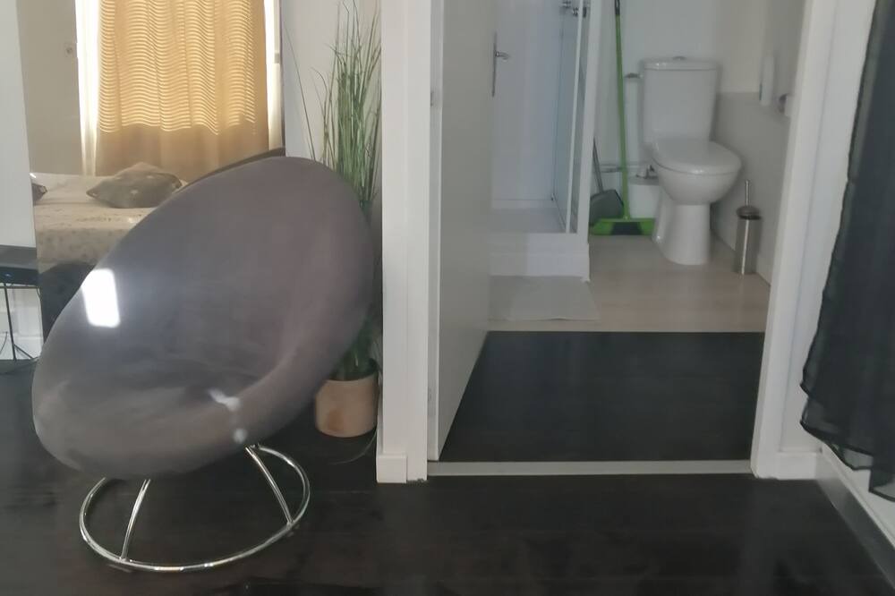 Photo of Bedroom in Camaret-sur-Aigues