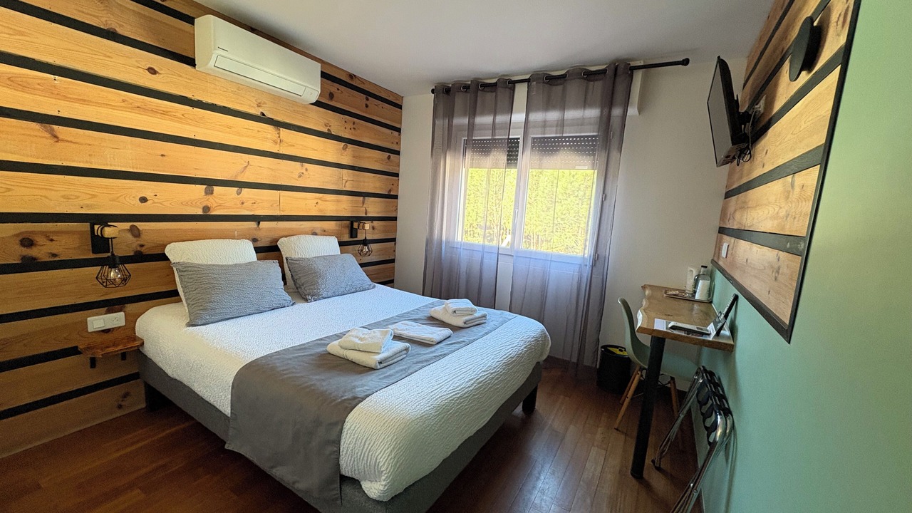 Photo of Bedroom in Lesperon