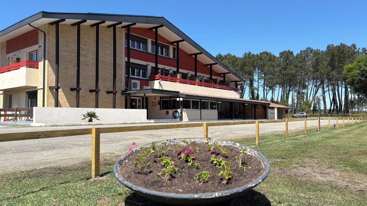 Photo of Outdoor in Lesperon