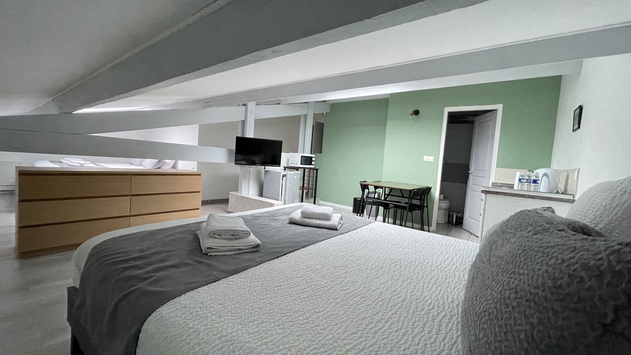 Photo of Bedroom in Lesperon