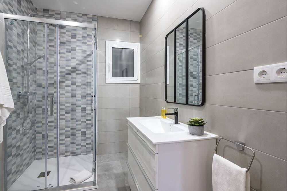 Photo of Bathroom in El Camp de l'Arpa del Clot