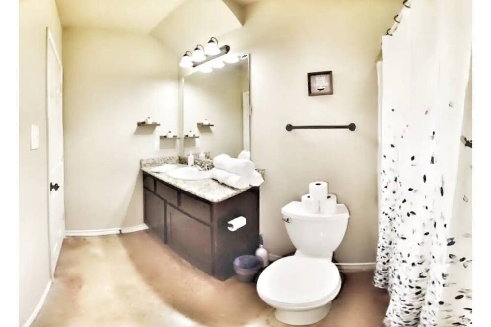 Photo of Bathroom in Wellborn