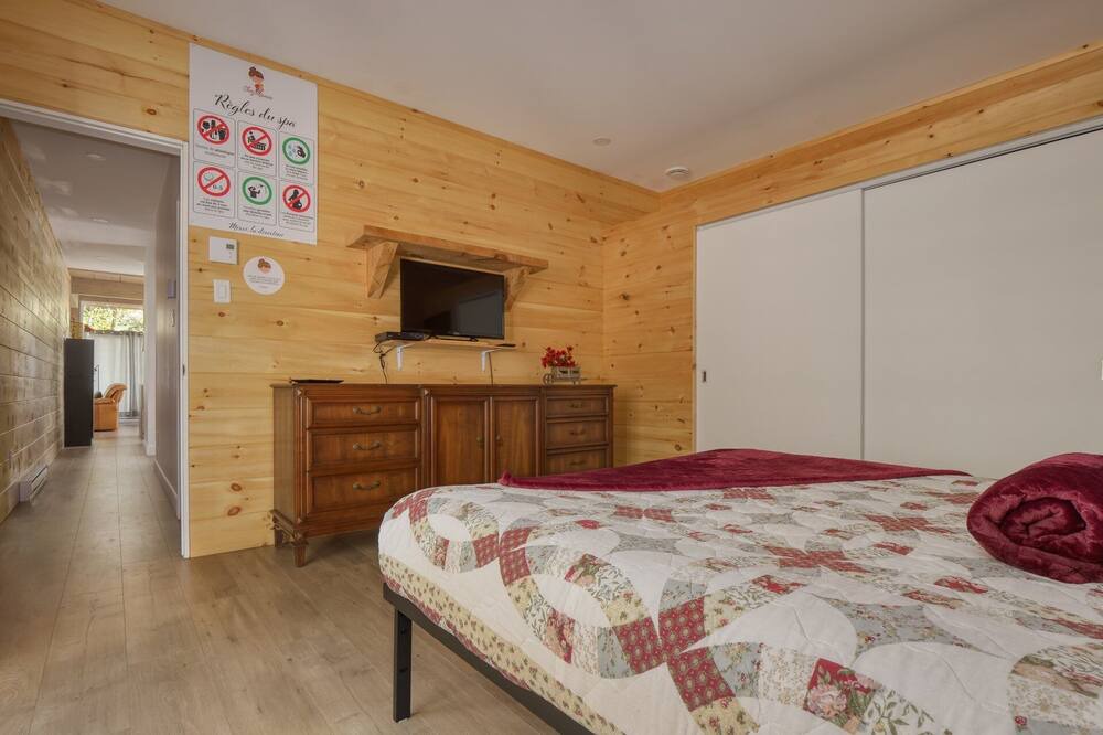 Photo of Bedroom in Saint Come