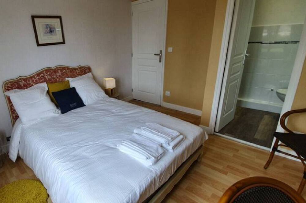 Photo of Bedroom in Douville-en-Auge