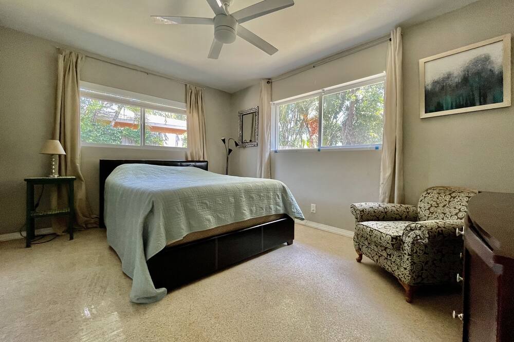 Photo of Bedroom in Central Business District