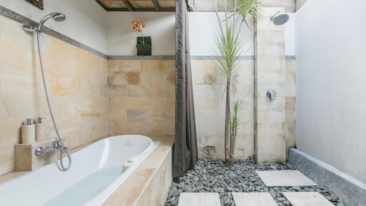 Photo of Bathroom in Lodtunduh