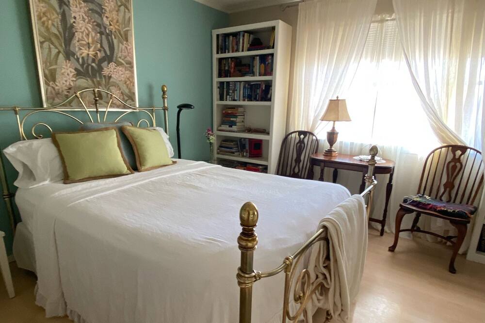 Photo of Bedroom in Slaton