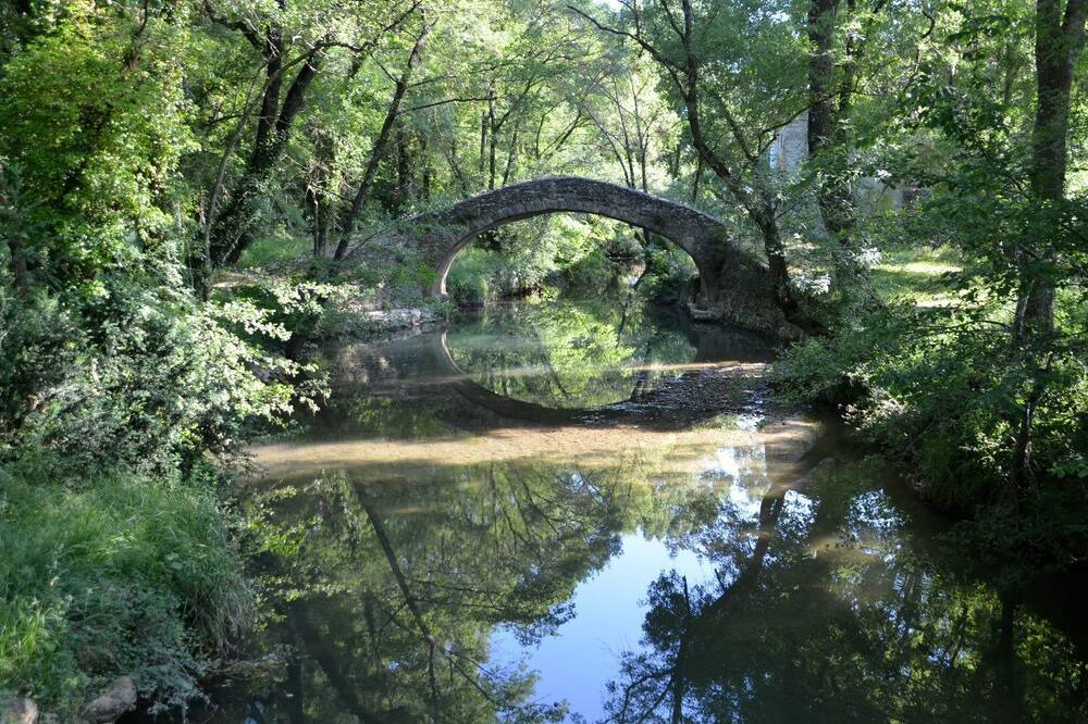 Photo of Outdoor in Saint-Jean-de-Maruejols-et-Avejan