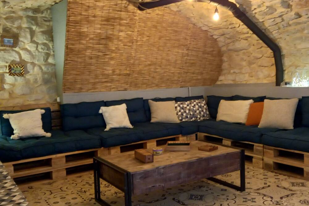 Photo of Livingroom in Saint-Jean-de-Maruejols-et-Avejan
