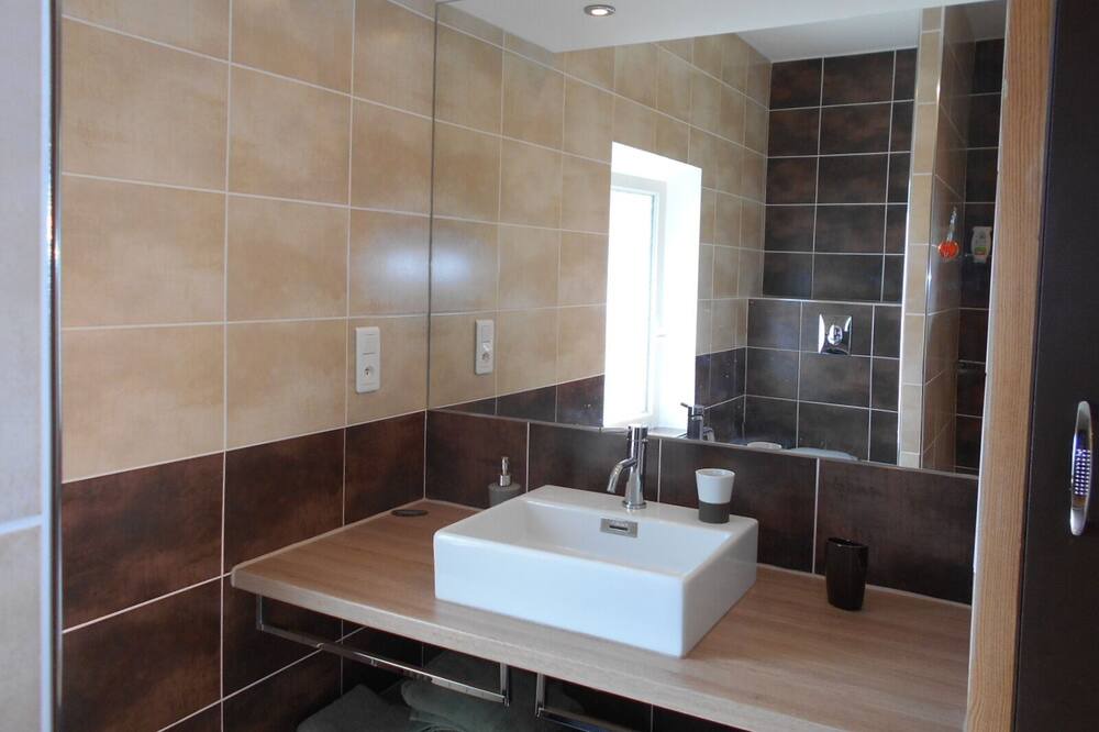 Photo of Bathroom in Saint-Jean-de-Maruejols-et-Avejan