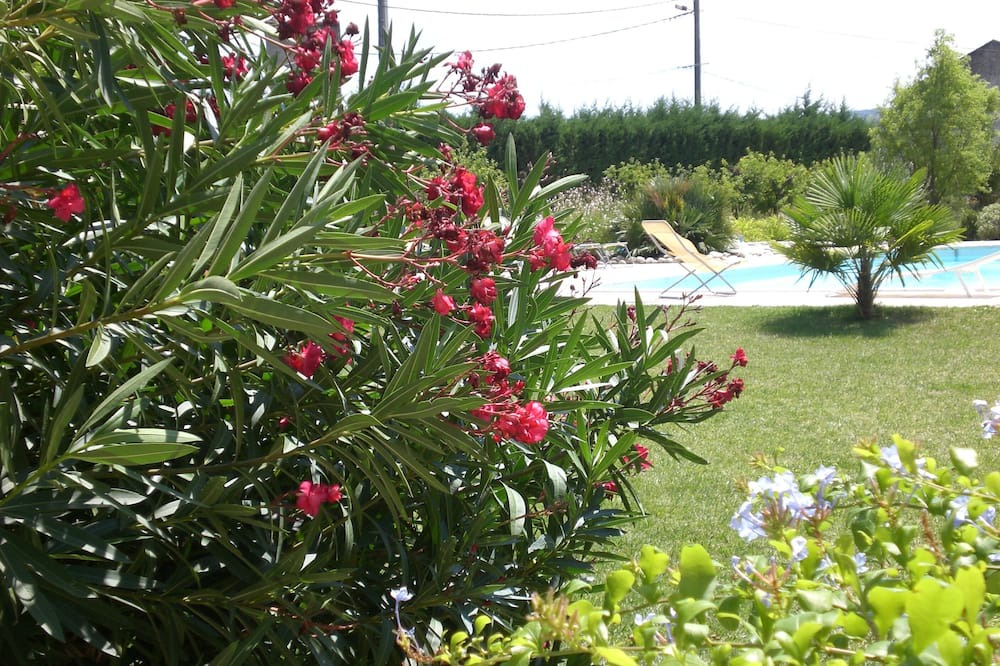 Photo of Outdoor in Saint-Jean-de-Maruejols-et-Avejan