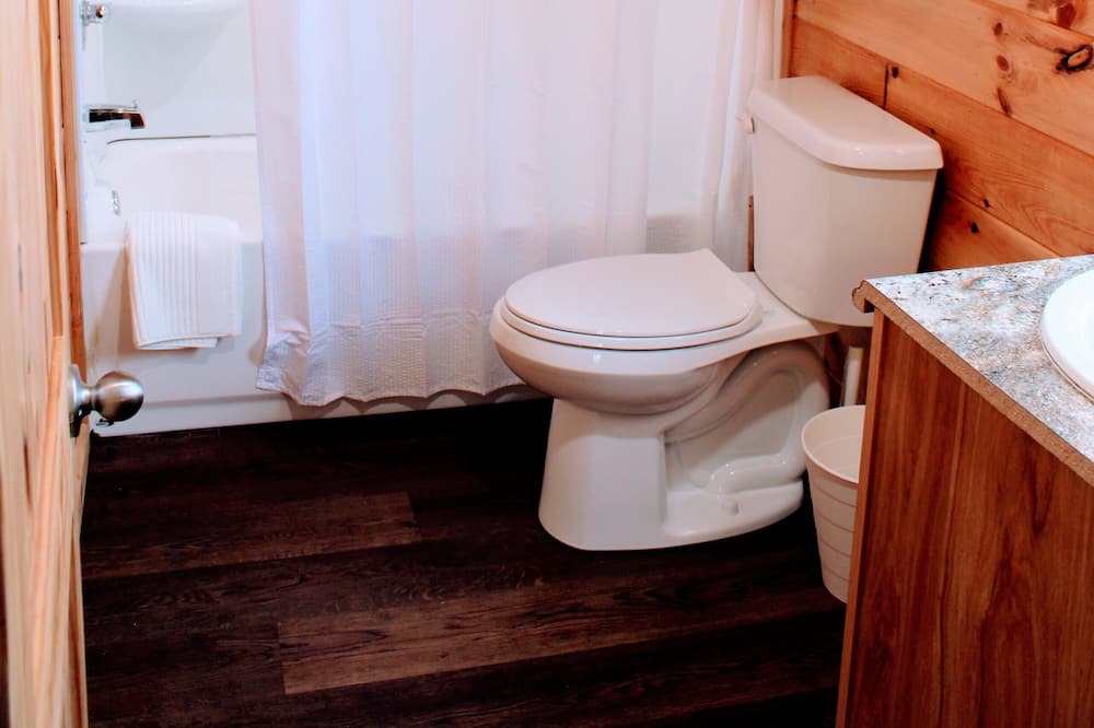 Photo of Bathroom in Wynne
