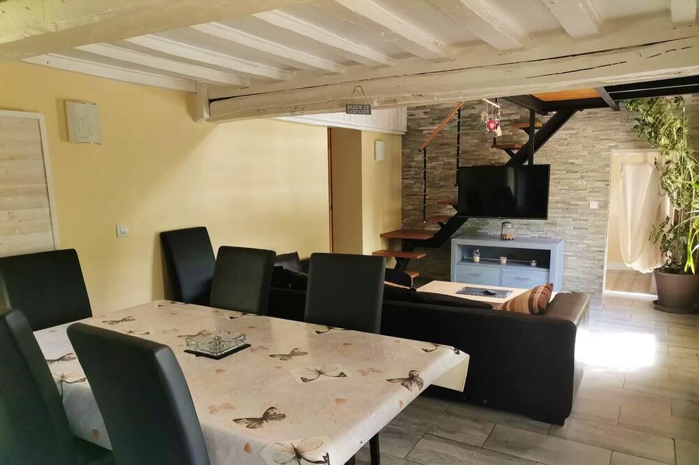 Photo of Livingroom in Saint-Germain-d'Aunay