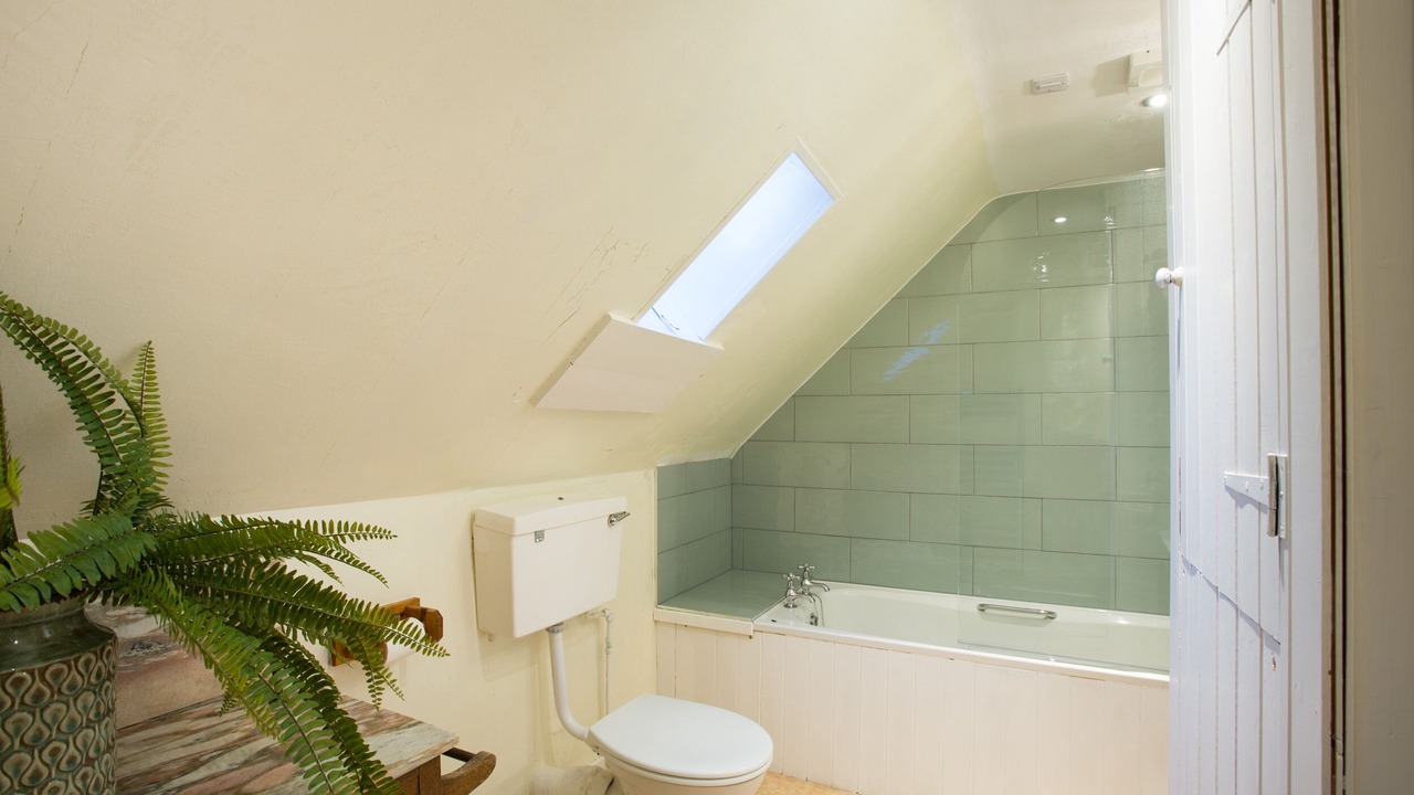 Photo of Bathroom in Elgin