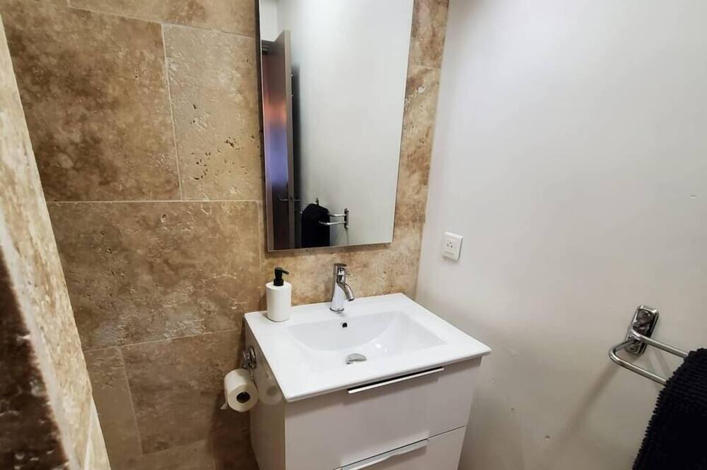 Photo of Bathroom in Saint-Guilhem-le-Desert