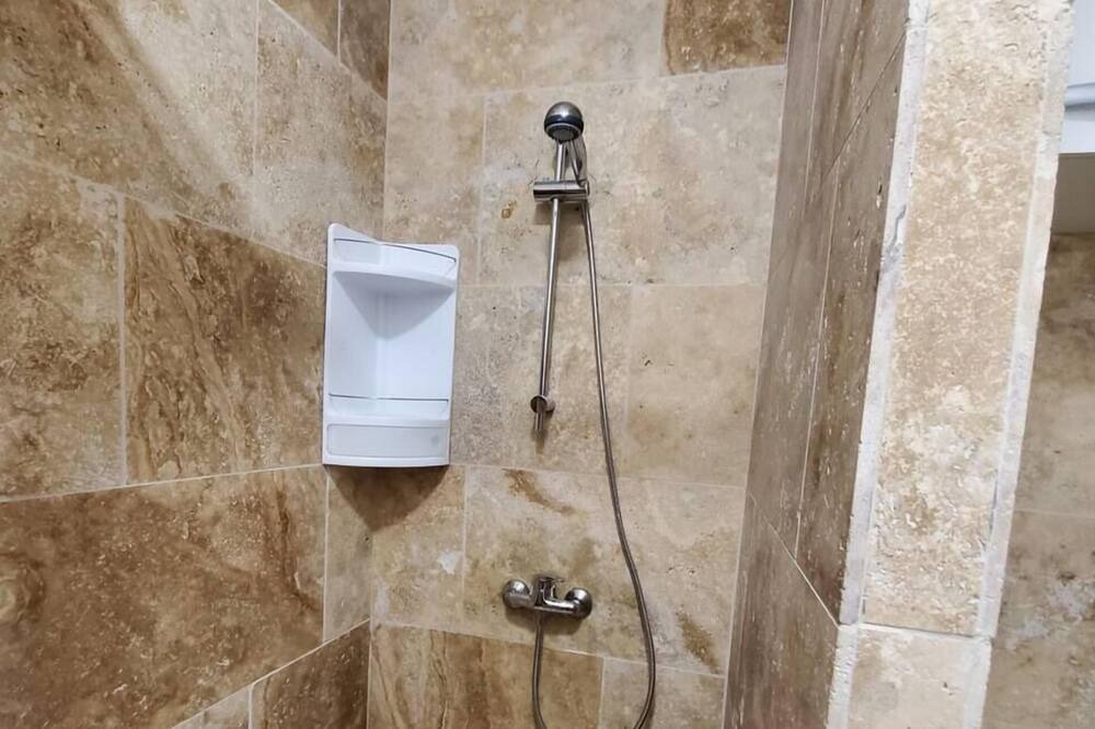 Photo of Bathroom in Saint-Guilhem-le-Desert
