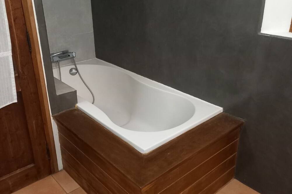 Photo of Bathroom in Verfeuil