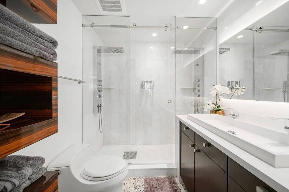 Photo of Bathroom in Coral Heights