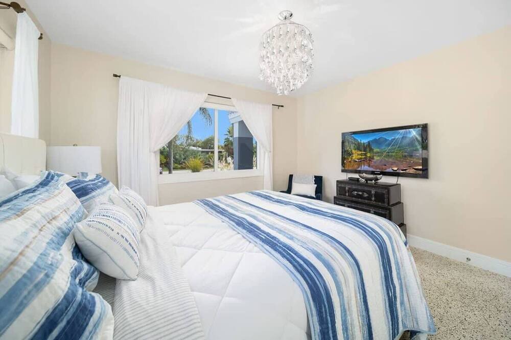 Photo of Bedroom in Coral Heights