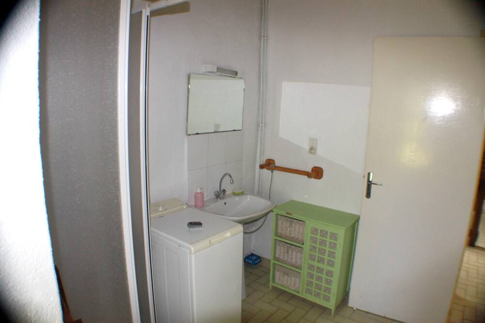Photo of Bathroom in Gourdon
