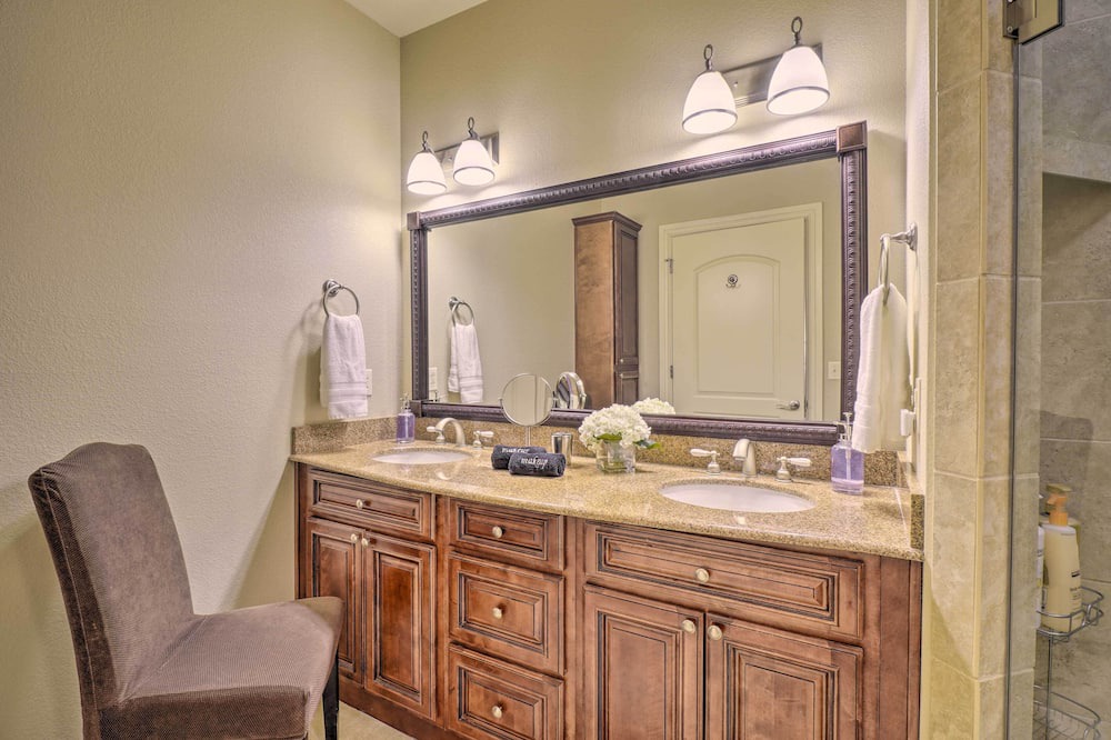 Photo of Bathroom in Branson
