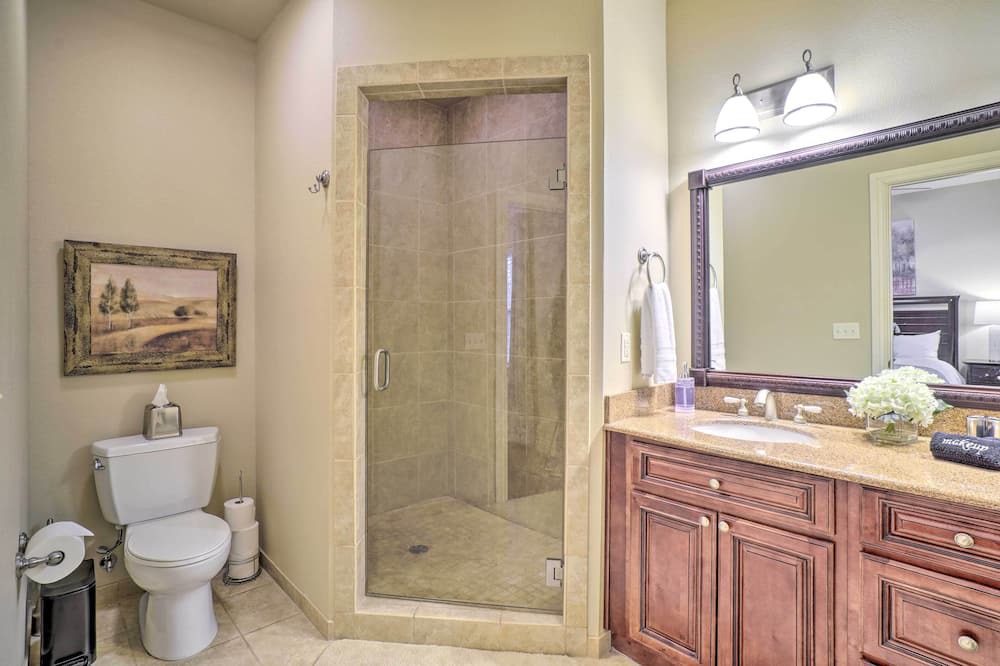 Photo of Bathroom in Branson