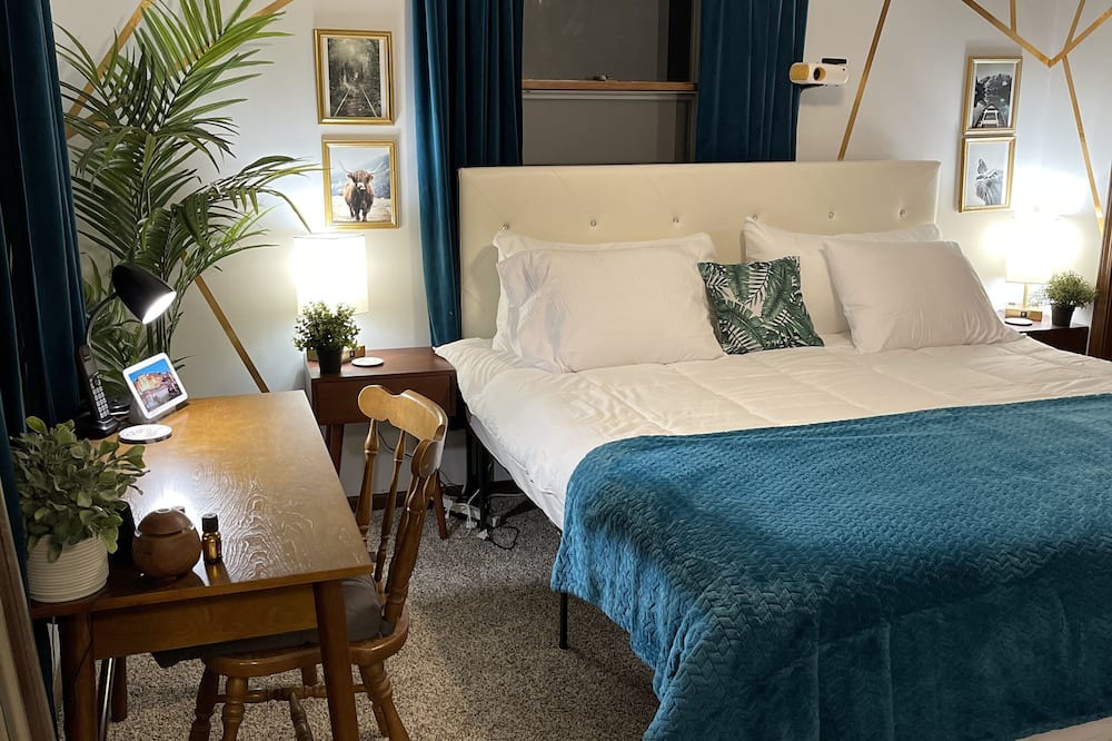 Photo of Bedroom in Cameron