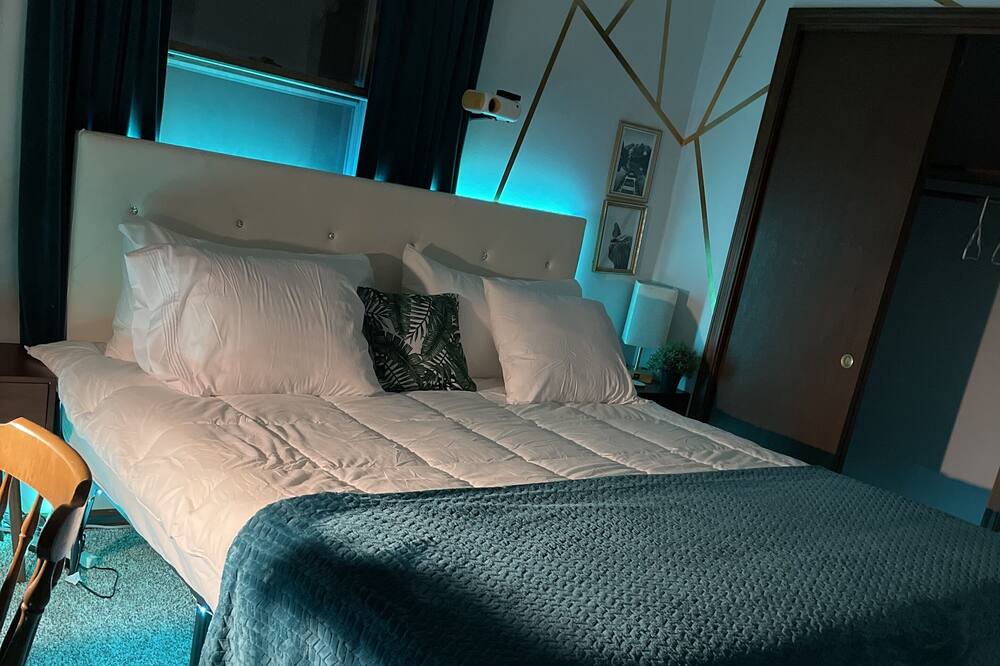 Photo of Bedroom in Cameron