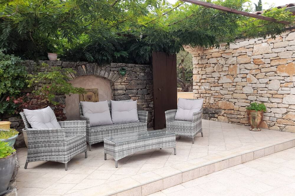 Photo of Patio Balcony in Salavas