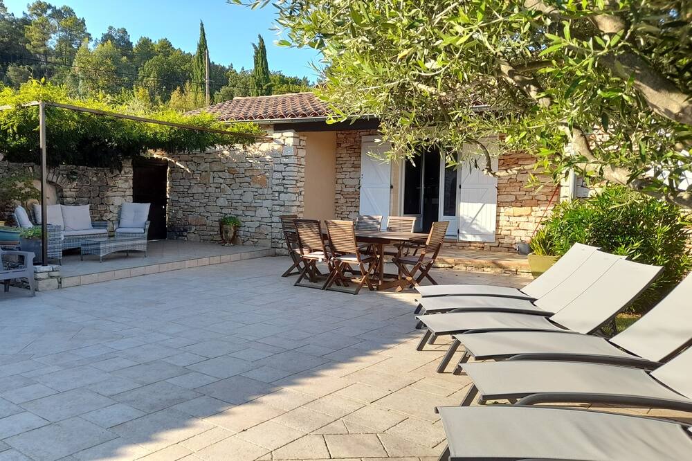 Photo of Patio Balcony in Salavas