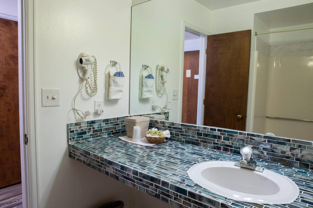 Photo of Bathroom in Delta