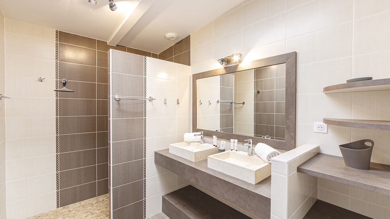 Photo of Others in Le Tour-du-Parc