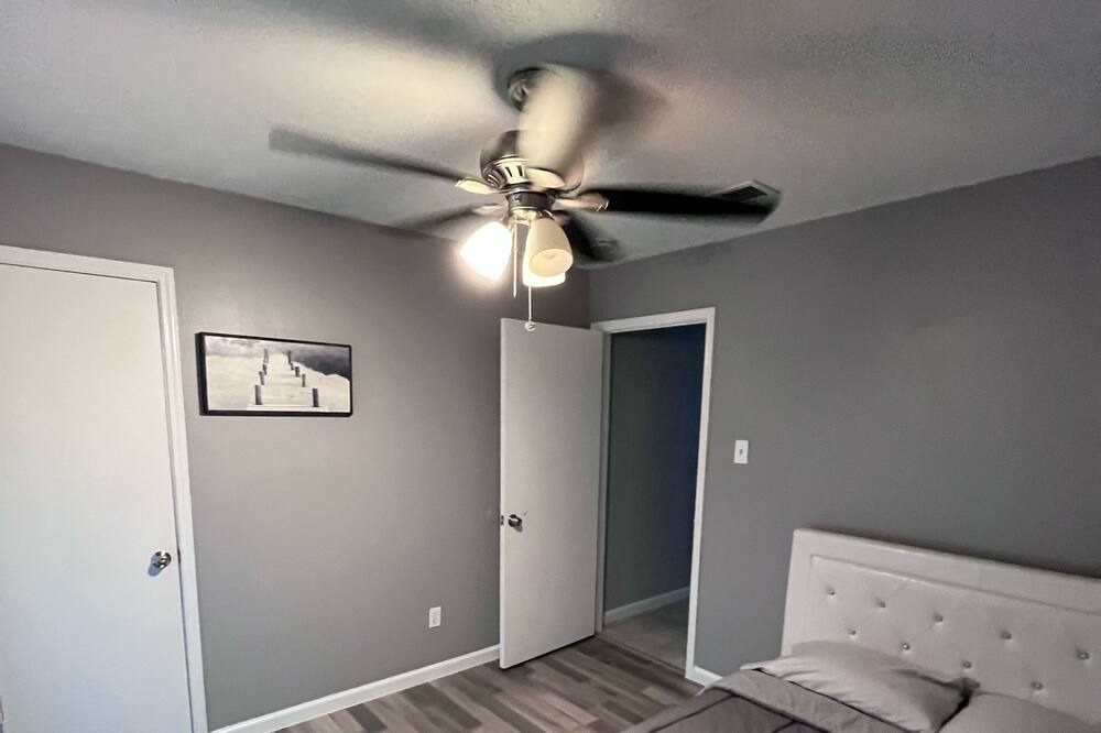 Photo of Bedroom in Atascocita