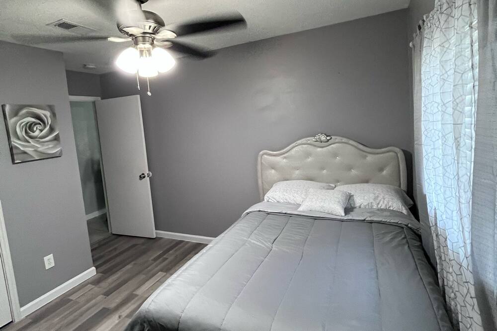Photo of Bedroom in Atascocita