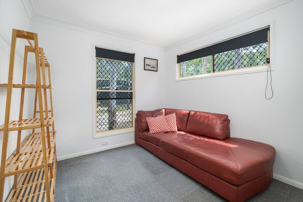 Photo of Livingroom in South Maclean