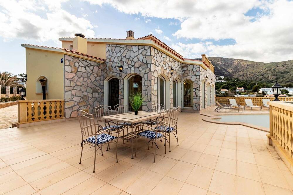 Photo of Patio Balcony in Port de la Selva
