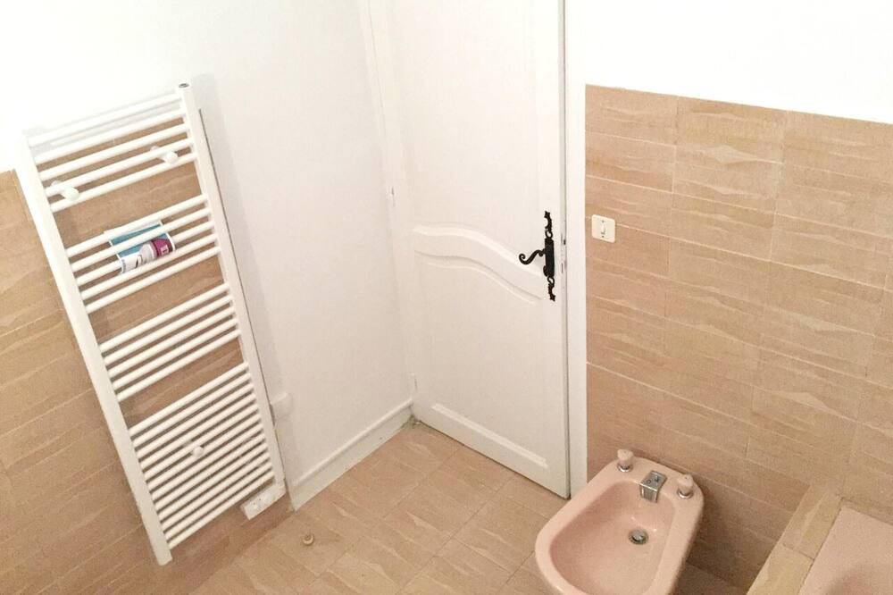 Photo of Bathroom in Brissac