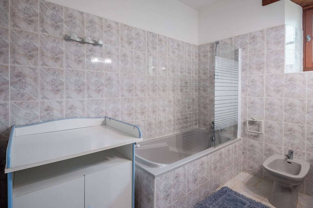 Photo of Bathroom in Prats-du-Perigord