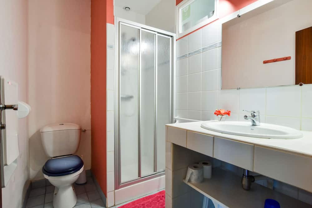 Photo of Bathroom in Plouigneau