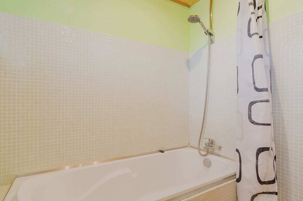 Photo of Bathroom in Salazac