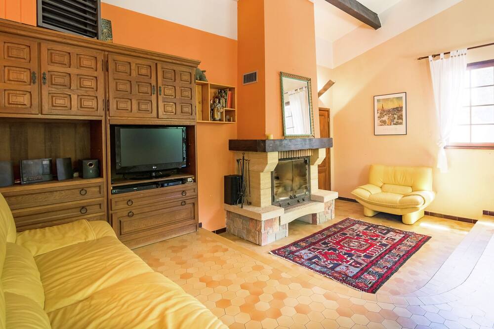 Photo of Livingroom in Salazac