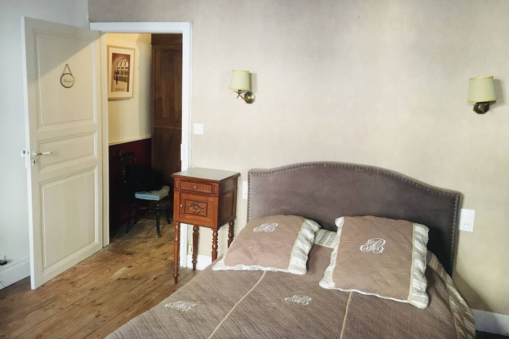 Photo of Bedroom in Molieres