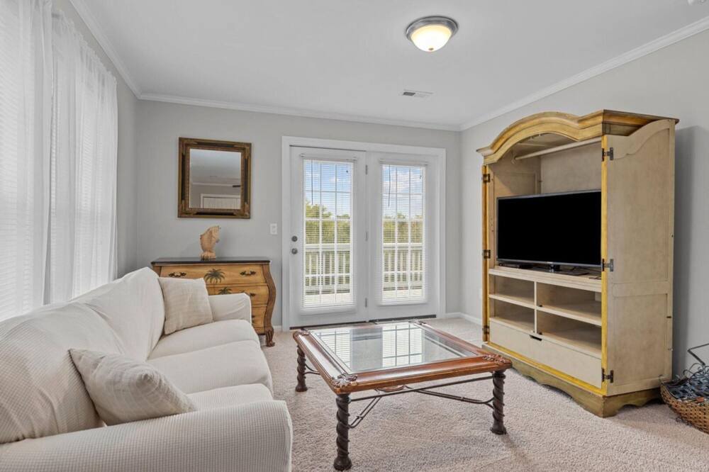 Photo of Livingroom in Emerald Isle