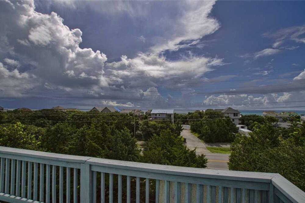 Photo of Patio Balcony in Emerald Isle