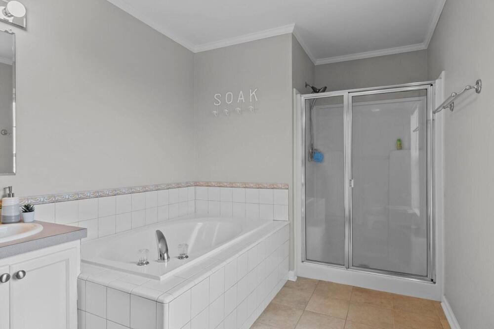 Photo of Bathroom in Emerald Isle