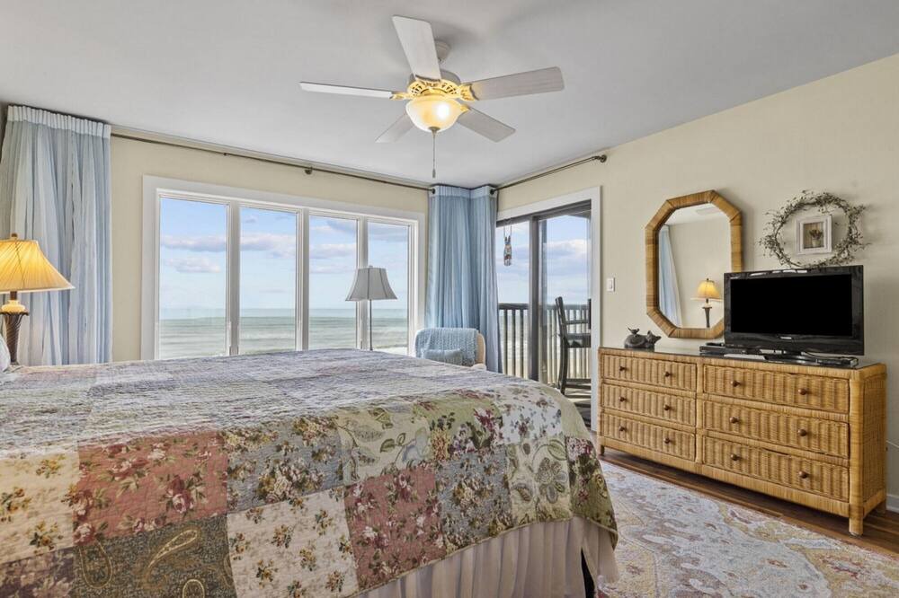 Photo of Others in Pine Knoll Shores