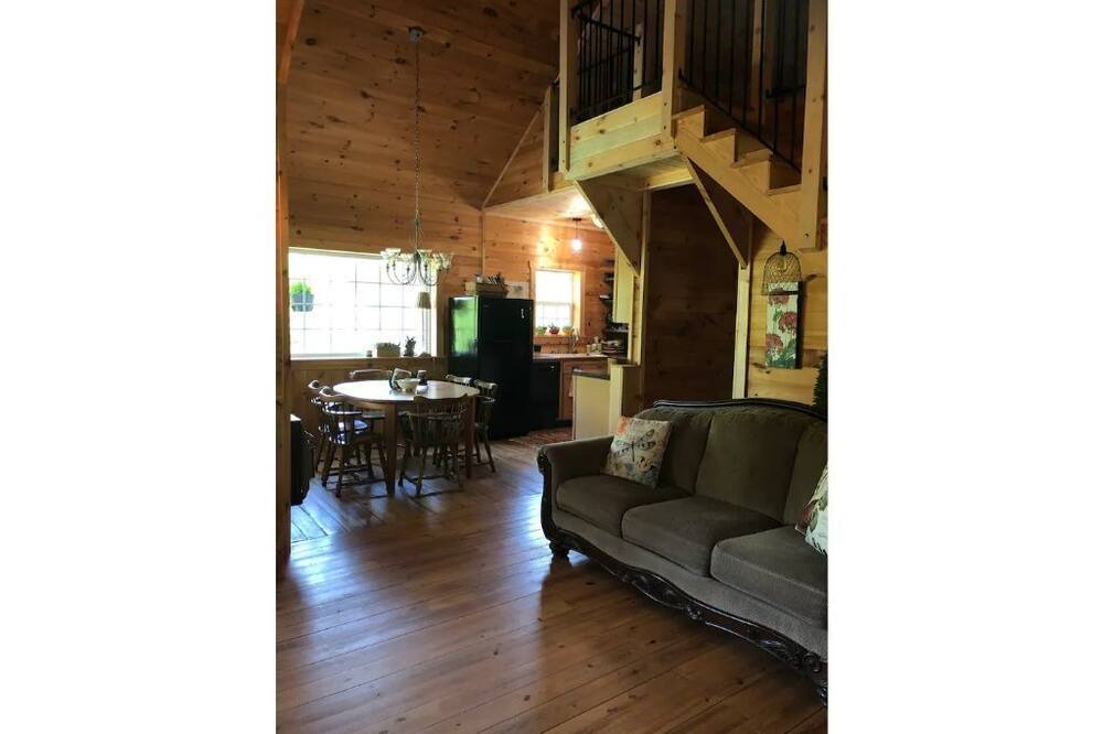 Photo of Livingroom in Franklin