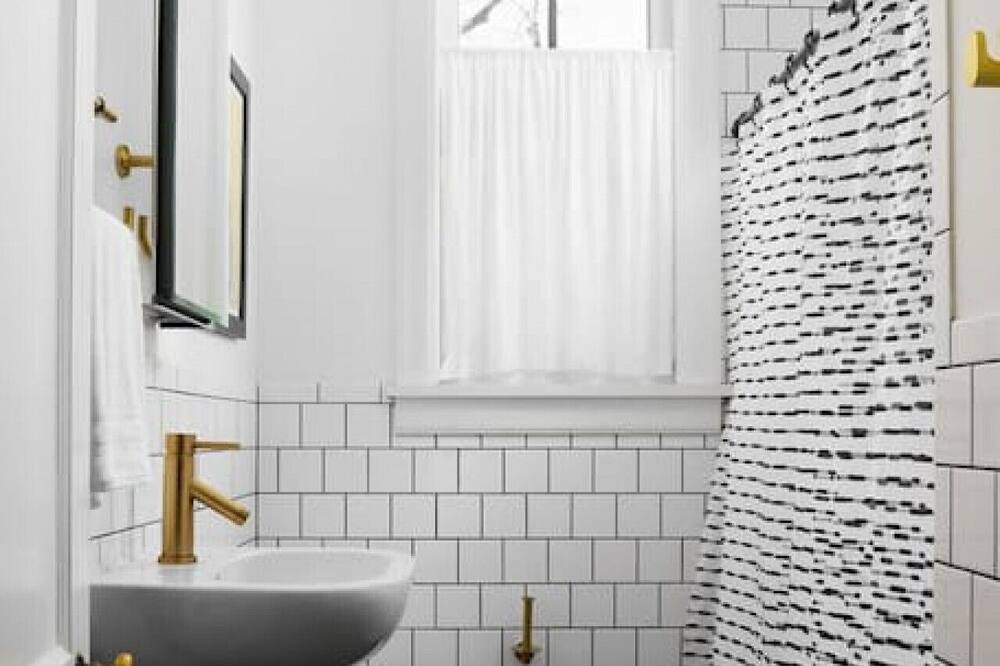 Photo of Bathroom in Hyde Park